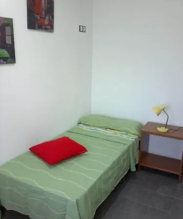 Livingirona Apartment *