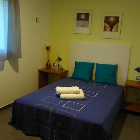 Livingirona Apartment *