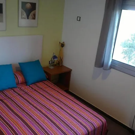 Livingirona Apartment
