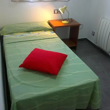 Livingirona Apartment *